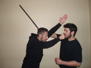 alt KRAV MAGA DEFENSA PERSONAL ATAQUE CON PALO 